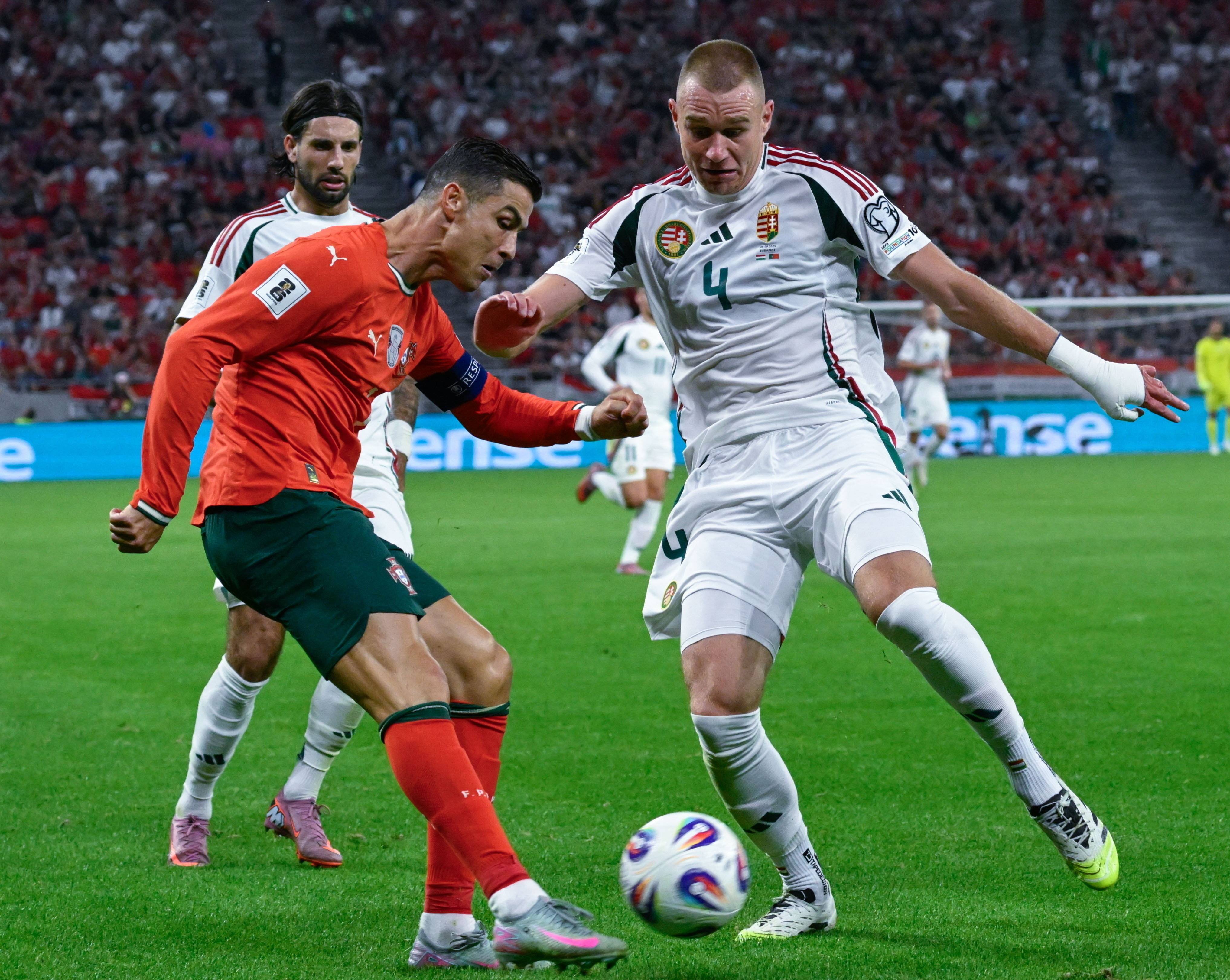 九游官网入口充值-葡萄牙体育训练开放日，加时末段门线救险引欢呼，西甲在即，训练强度明显提升的简单介绍